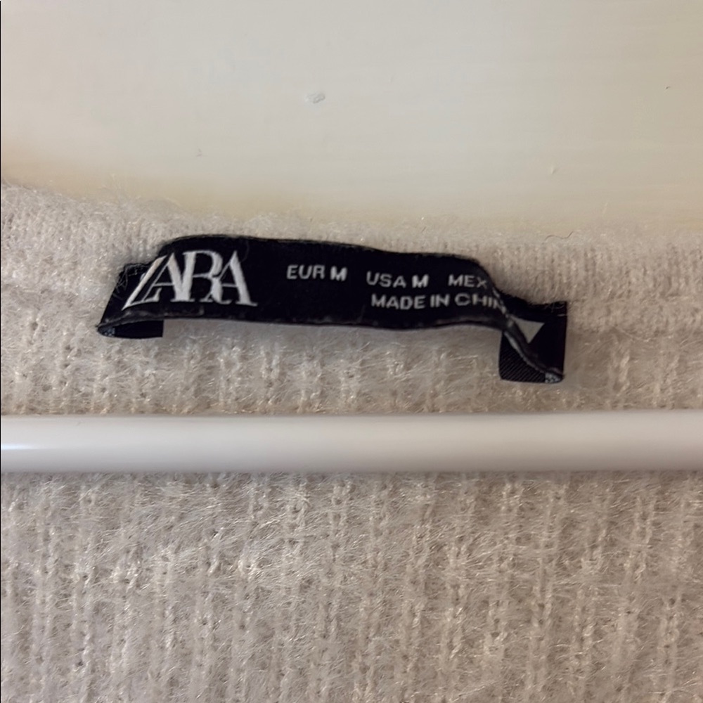 Cozy Zara Sweater - Picture 4 of 6